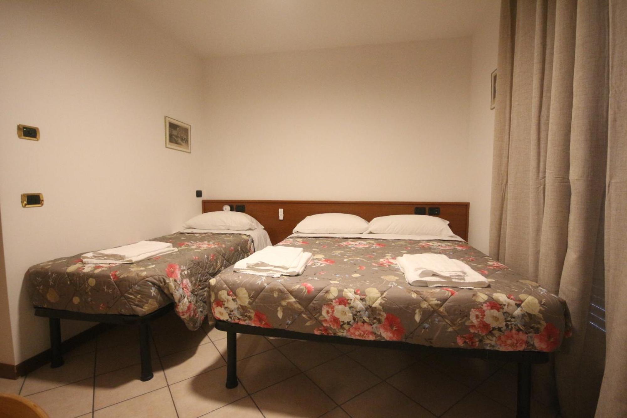 B&B Casa Wanda Since 1999 Riva del Garda Chambre photo
