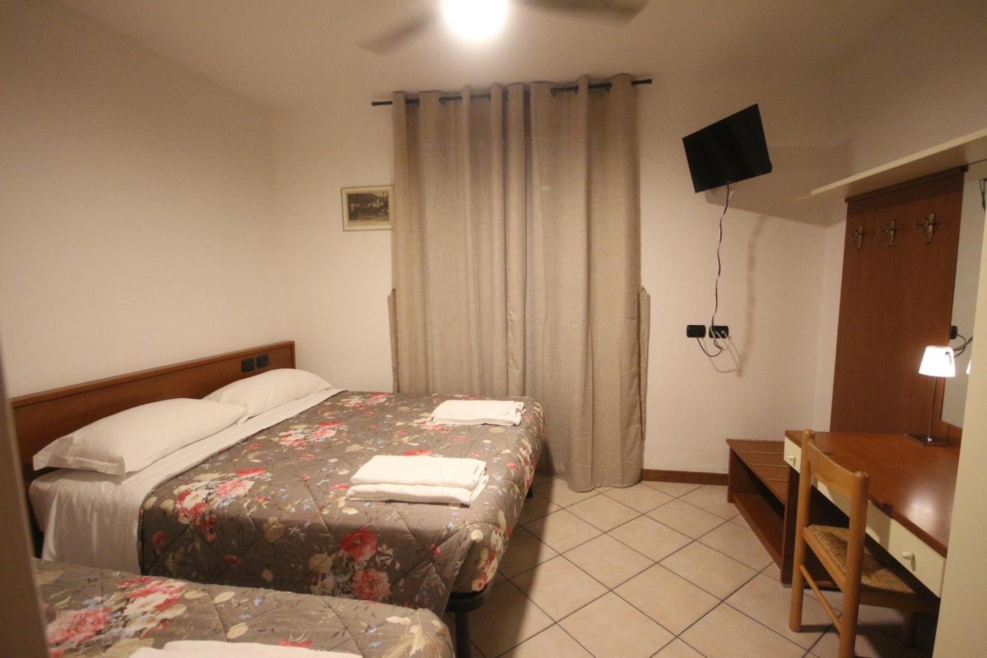 B&B Casa Wanda Since 1999 Riva del Garda Chambre photo